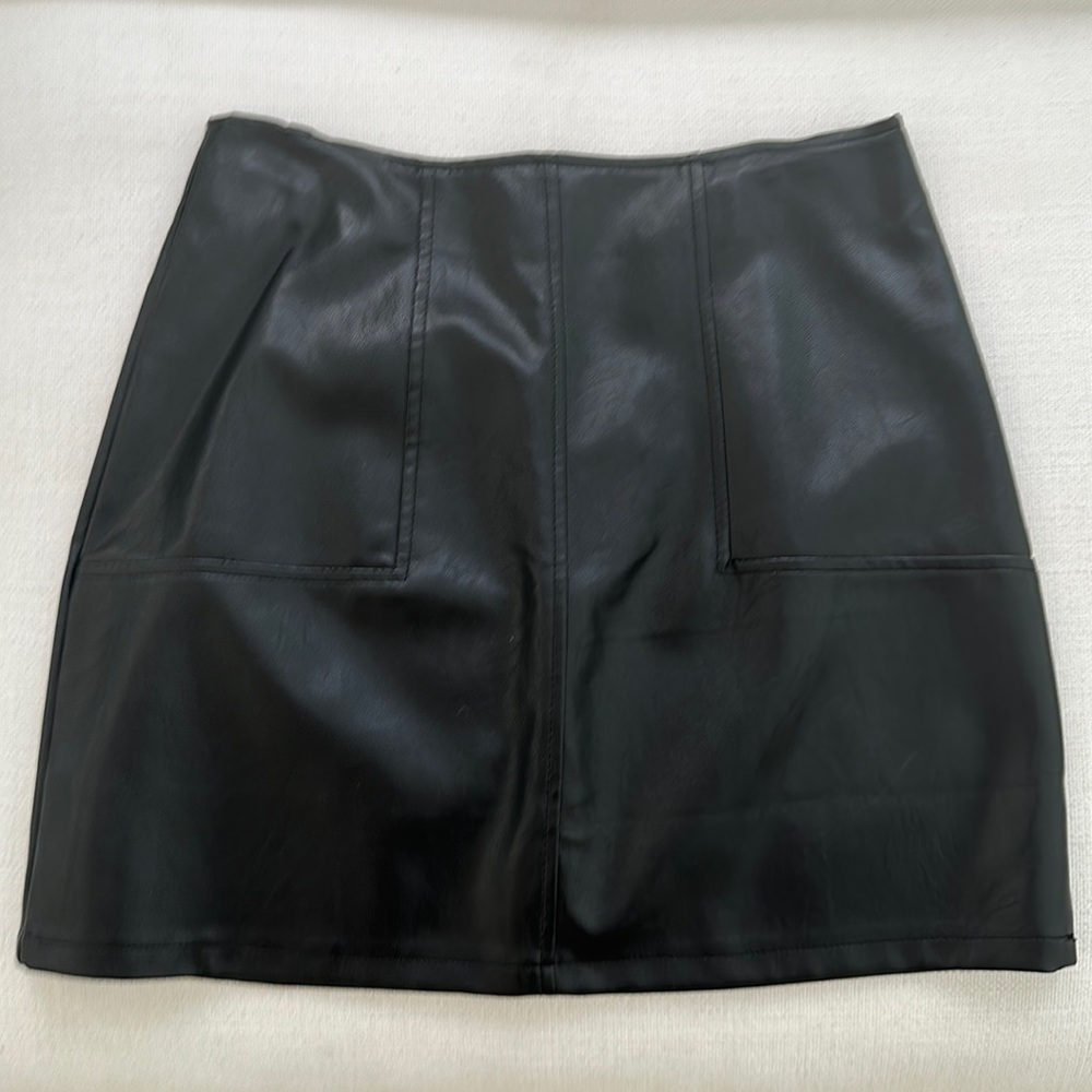 Mint vanilla pleather skirt